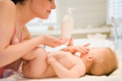 Уход за кожей новорожденного