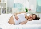 Какая поза для сна подходит беременным?